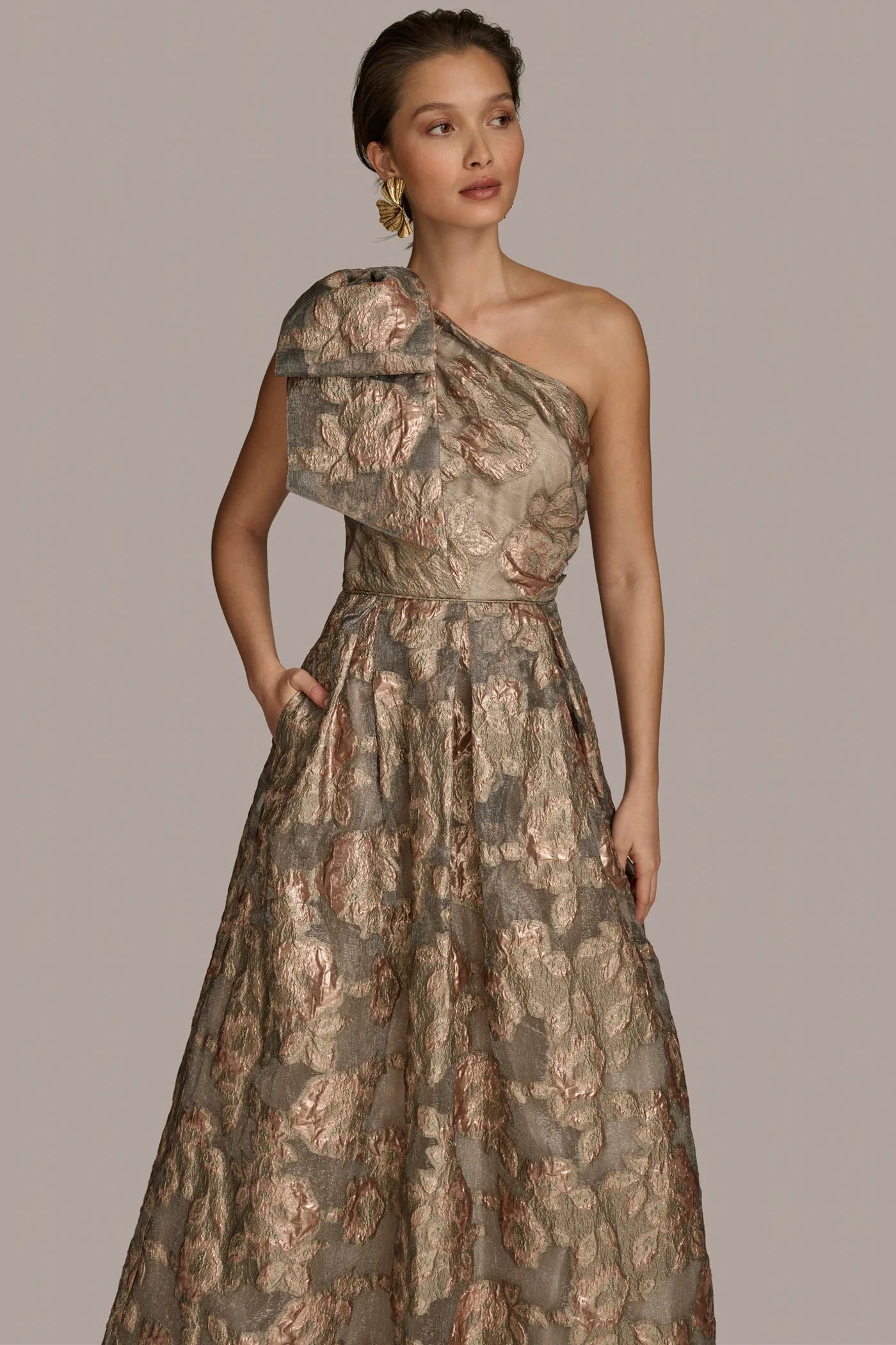 ONE SHOULDER BOW JACQUARD BALL GOWN